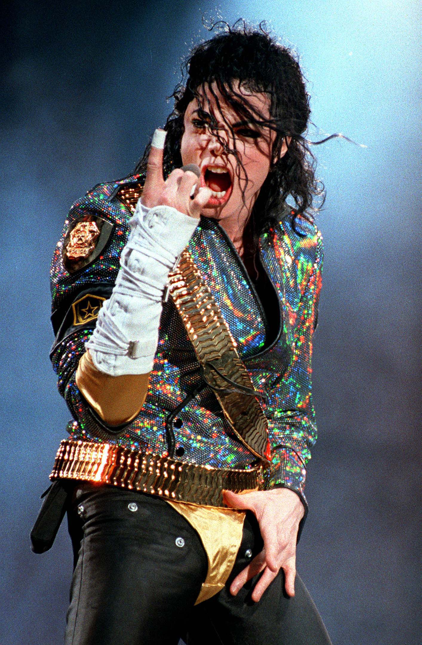 MJ-dangerous-tour.jpg